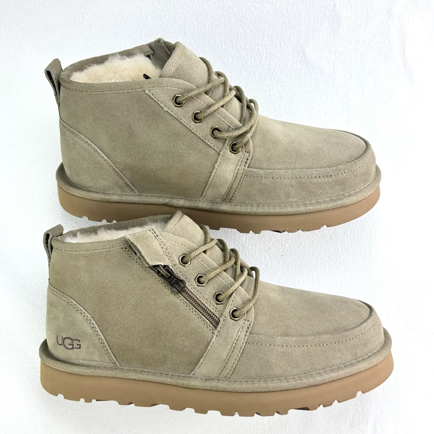 💰600 1163095 Newm zipper shell. Classic Newm series. Upgraded side zipper style for easy putting on and taking off. High satin smooth cow suede material. It won’t freeze your feet in the winter. You must arrange the hair adding. Size: 39 40 41 42 43 44 45
